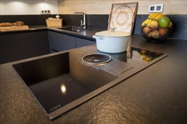 Full black modern kitchen | Raison Home - 4