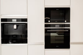 White kitchen with quartz worktop | Raison Home - 3
