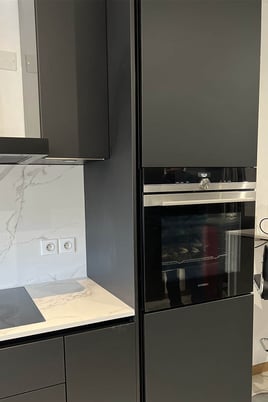  Cuisine design noir mat à Hussigny-Godbranche | Raison Home - 5