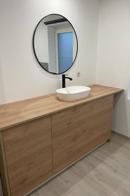 Salle de bain au design épuré à Burdinne | Raison Home - 2