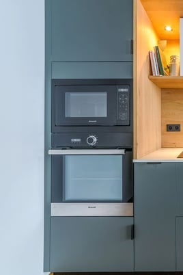 Modern style kitchen turquoise | Raison Home  - 6