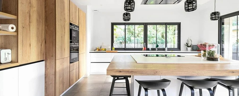 background-fiona-website-2