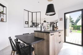 Modern black and wood kitchen | Raison Home - 3