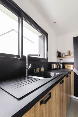 Modern black and wood kitchen | Raison Home - 6