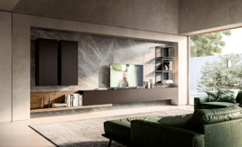 Salon gris et bois avec marbre au mur à Le Cannet | Raison Home - 1