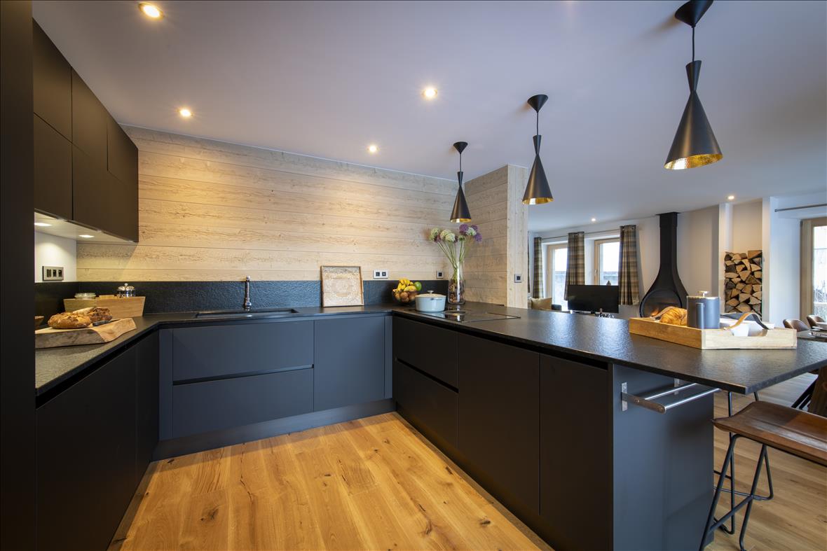 Modern full black kitchen 2