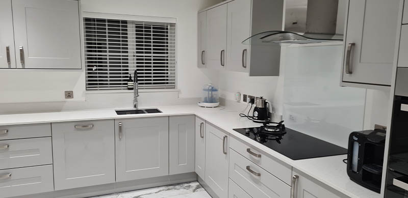 Open shaker kitchen light grey in Warwick | Raison Home  - 4