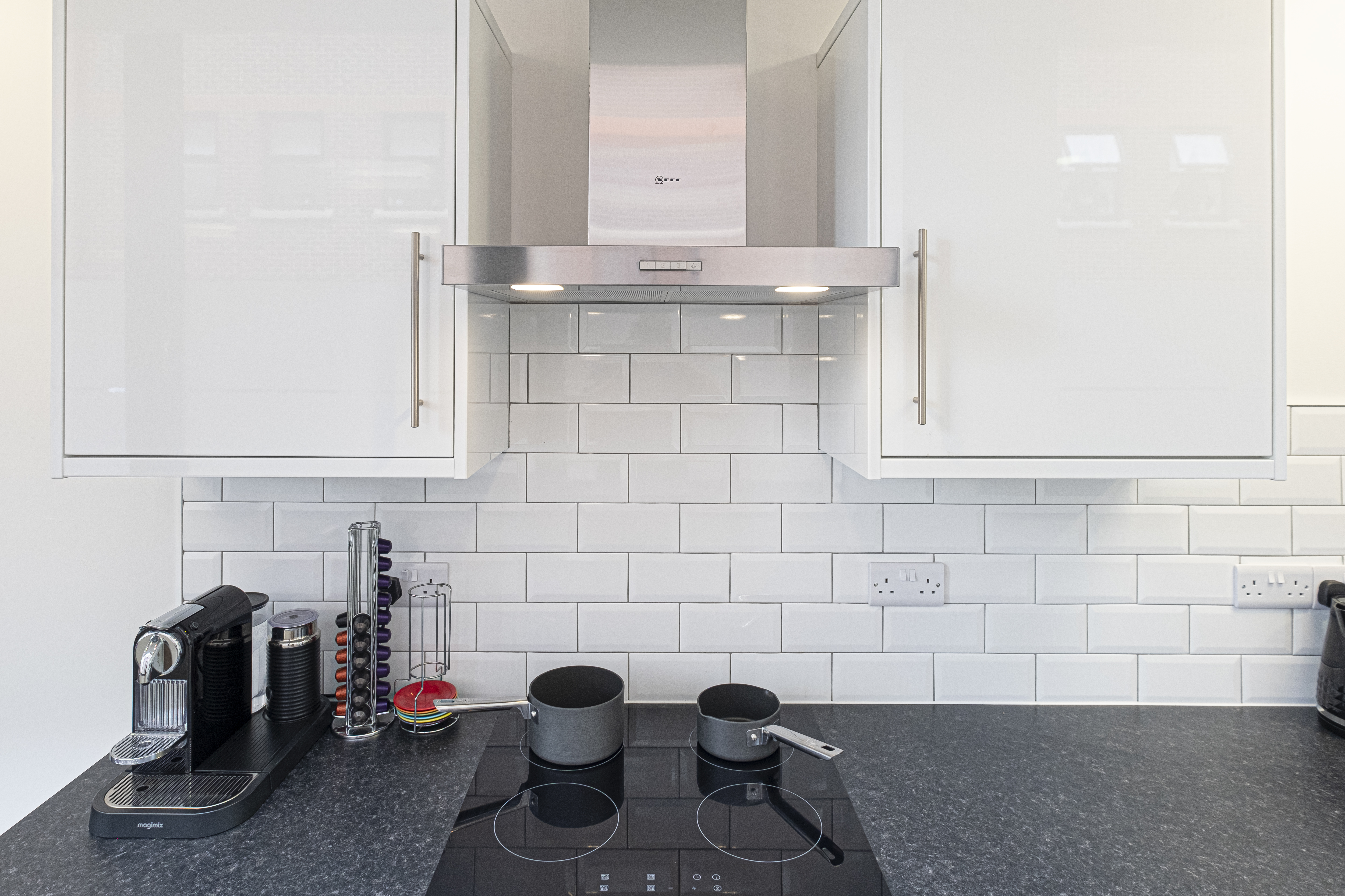 Office kitchen in white gloss by Charmaine ULYATE 8