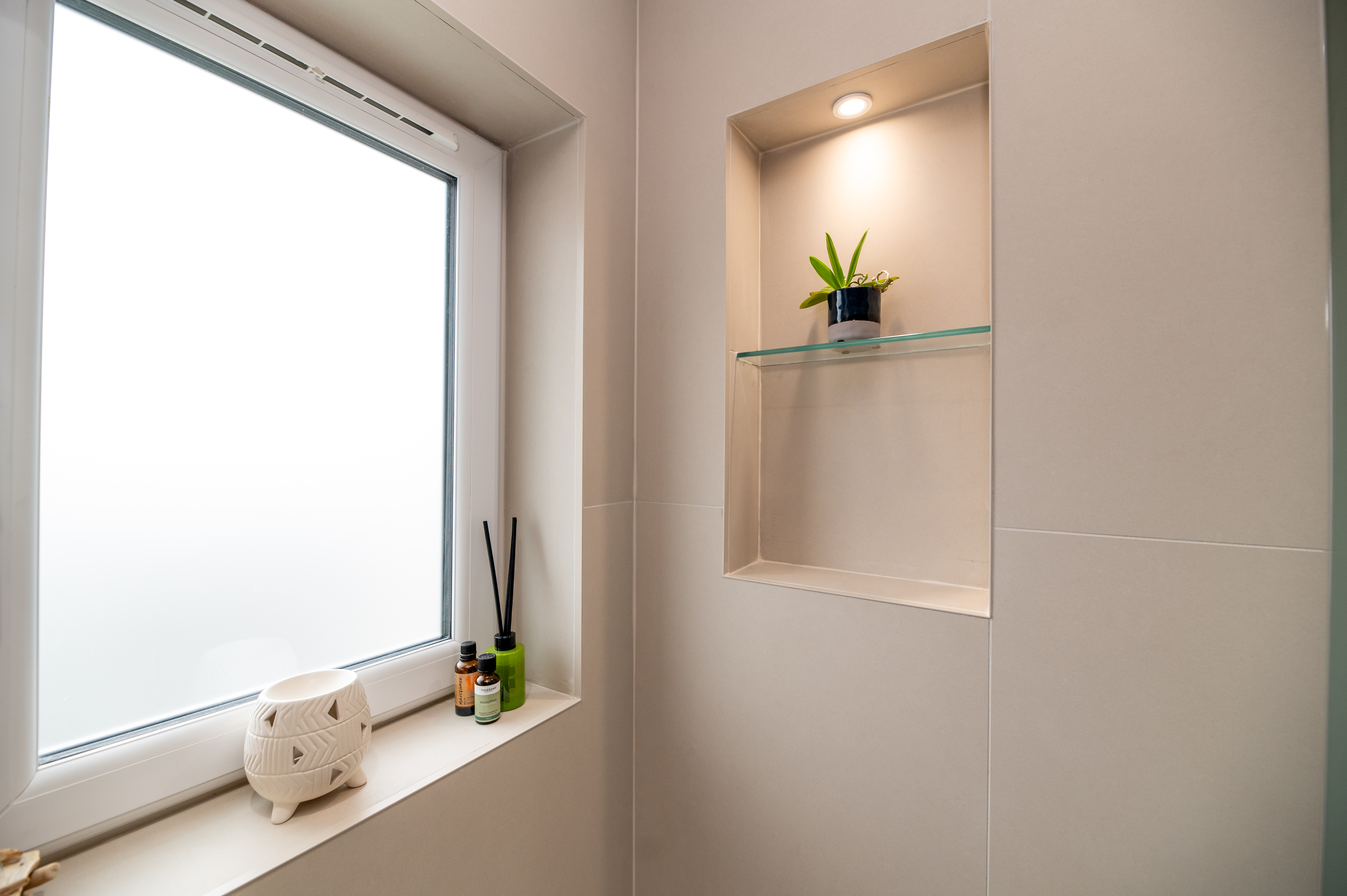 Compact and stylish bathroom, Designed by Fiona Sneddon - 3