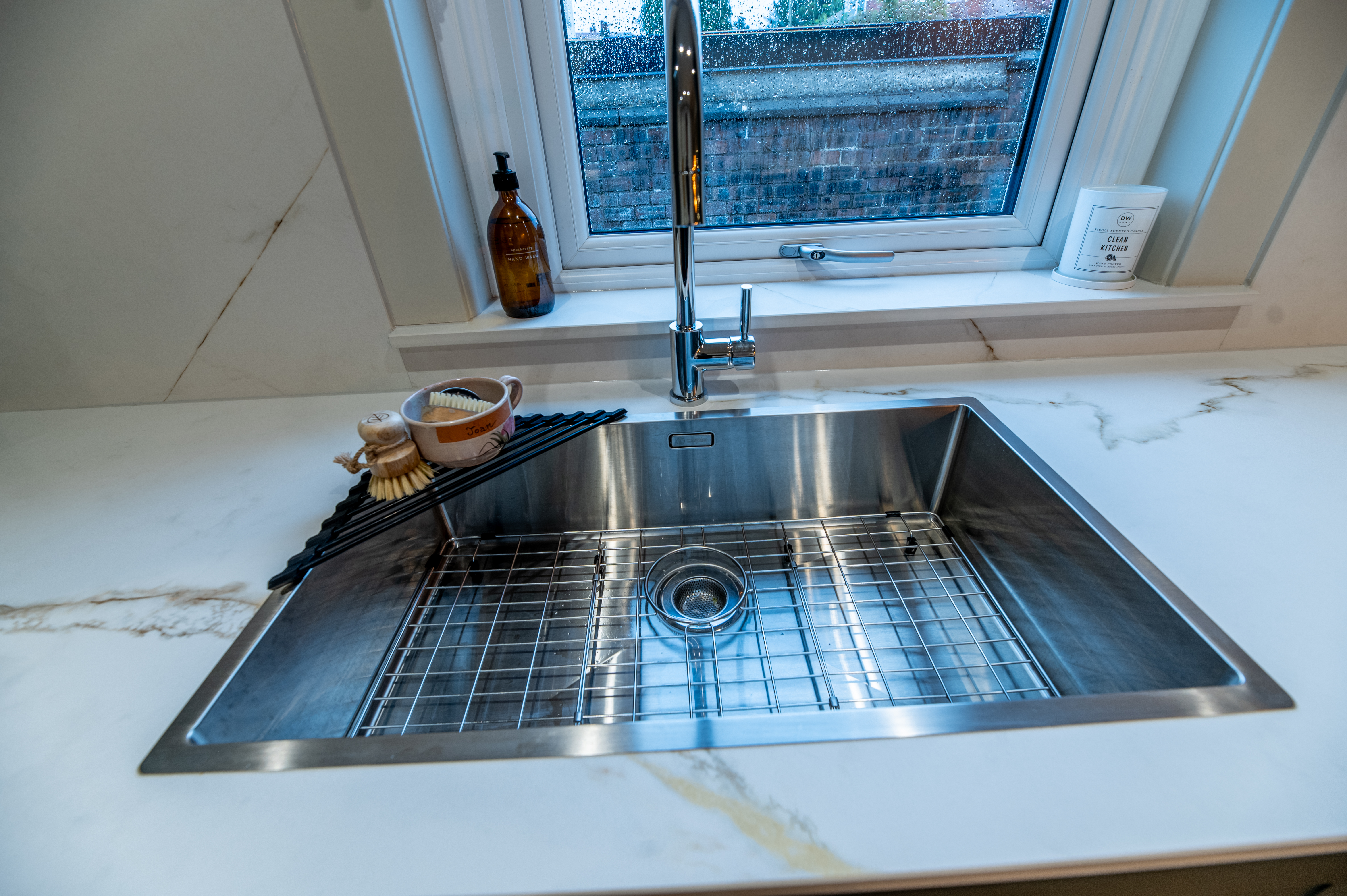 Heritage green and dubai gold kitchen, Designed by Fiona Sneddon - 4