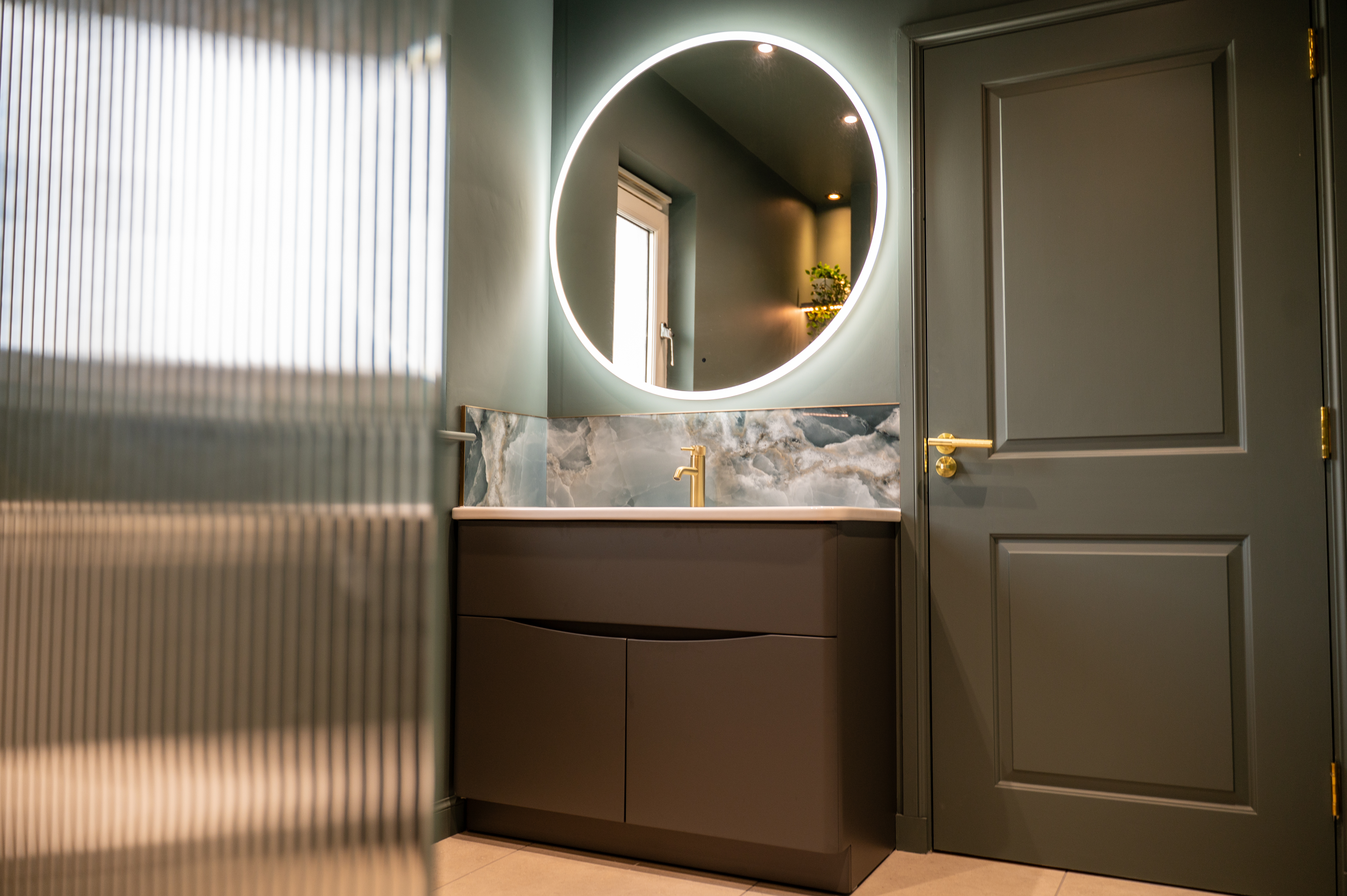 Onyx Bathroom, Designed by Fiona Sneddon - 1