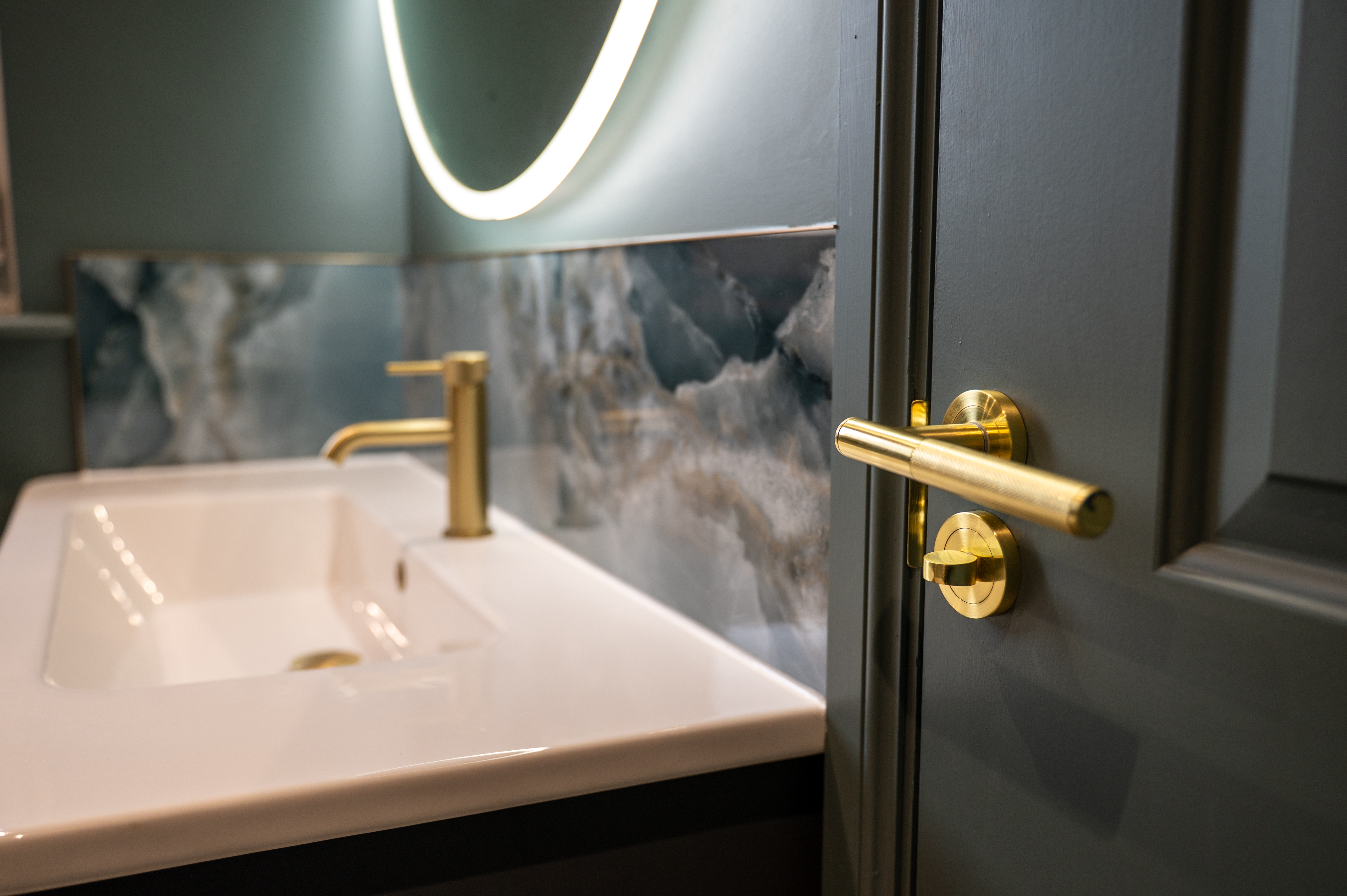 Onyx Bathroom, Designed by Fiona Sneddon - 5