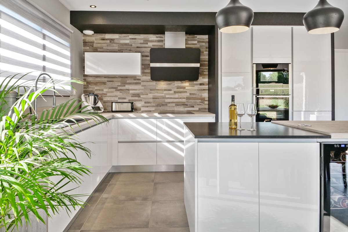 Handless white contemporary kitchen 3