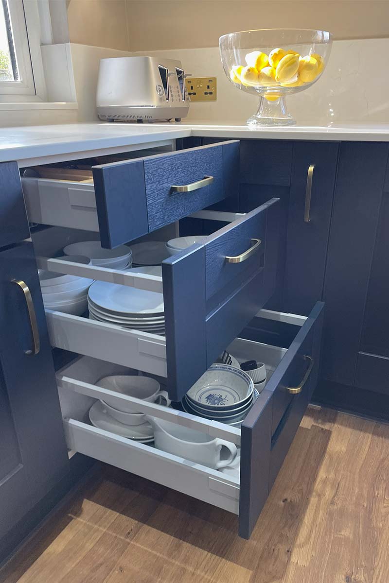 Navy Shaker kitchen in Frome 10