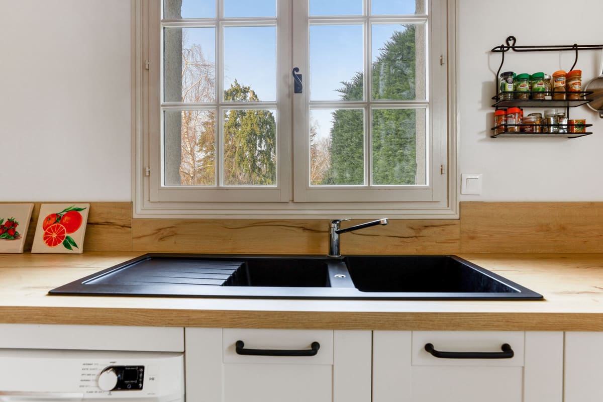 White and orange shaker kitchen 3