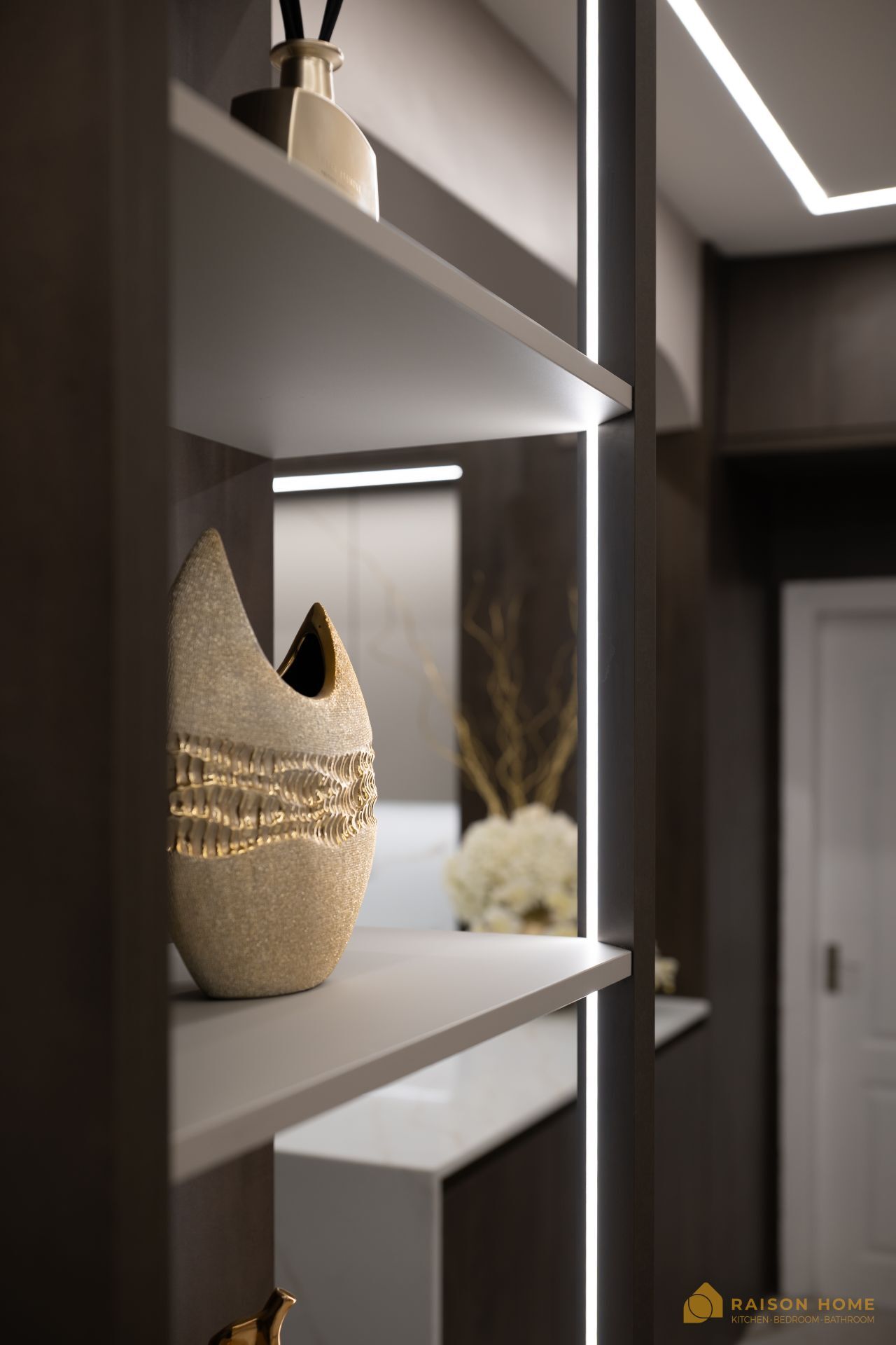 Ambra Metal and Stone Handless Kitchen - 10