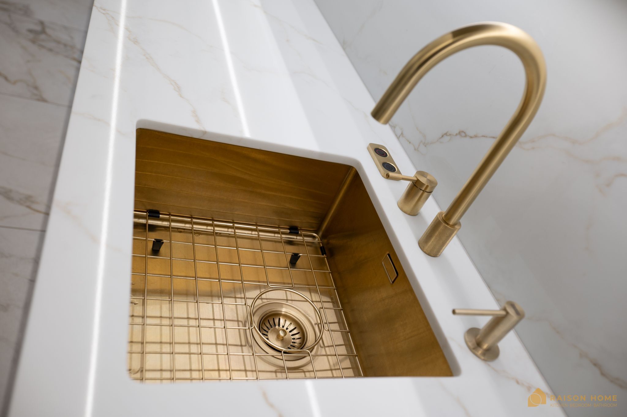 Ambra Metal and Stone Handless Kitchen - 7