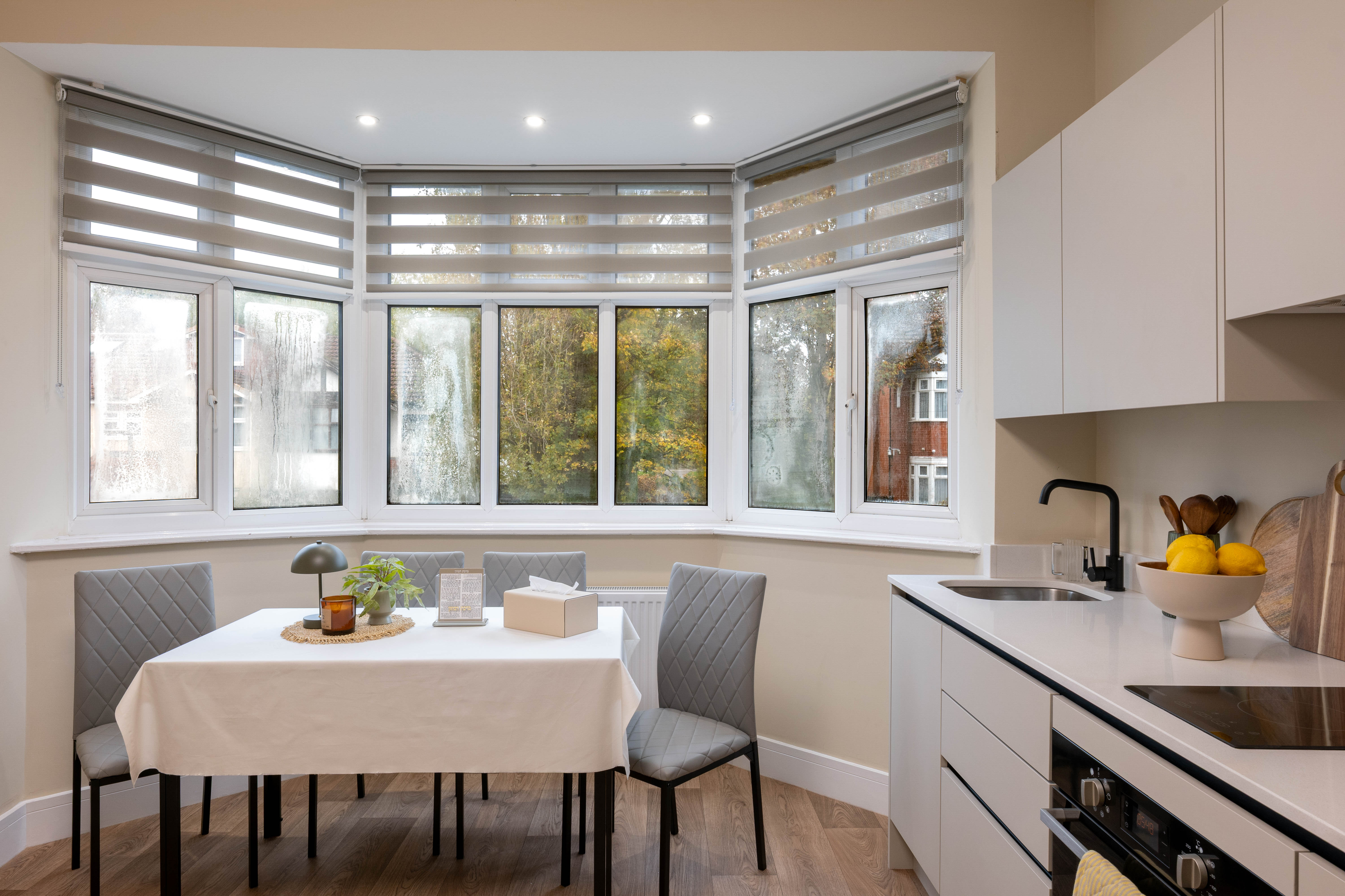 Taupe Handleless By Yakov Salomon - 1