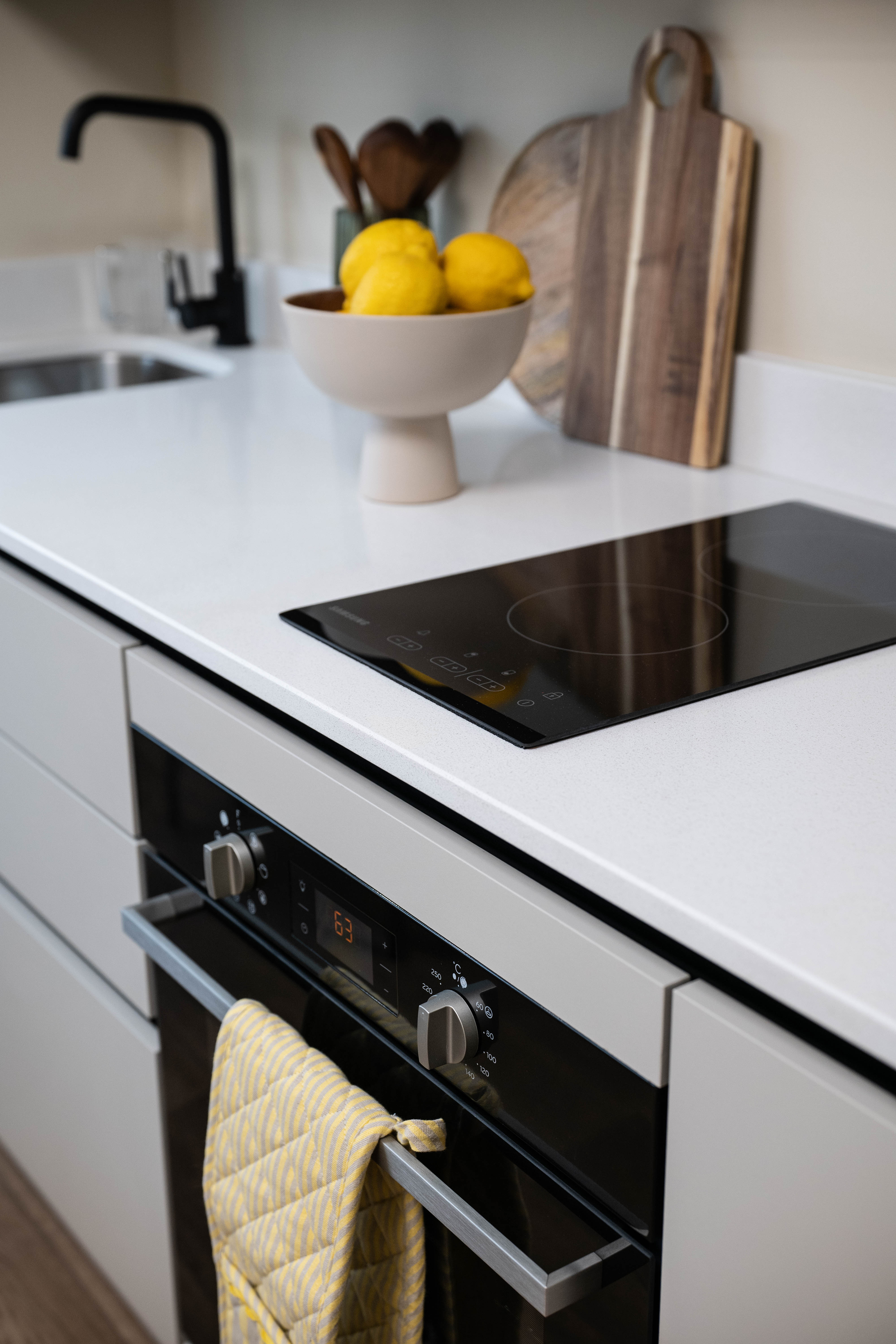 Taupe Handleless By Yakov Salomon - 3