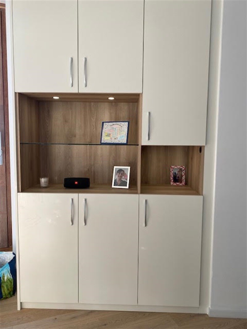 Rangements avec niches bois et blanc à Bruxelles | Raison Home - 2