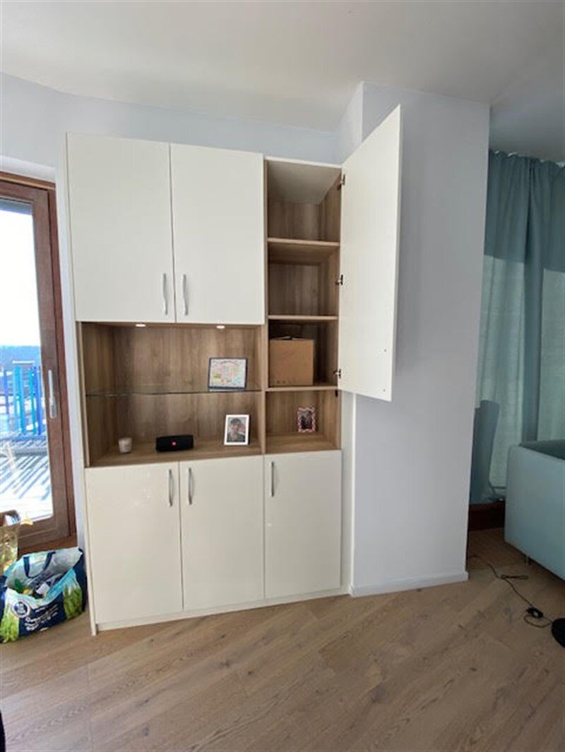 Rangements avec niches bois et blanc à Bruxelles | Raison Home - 4