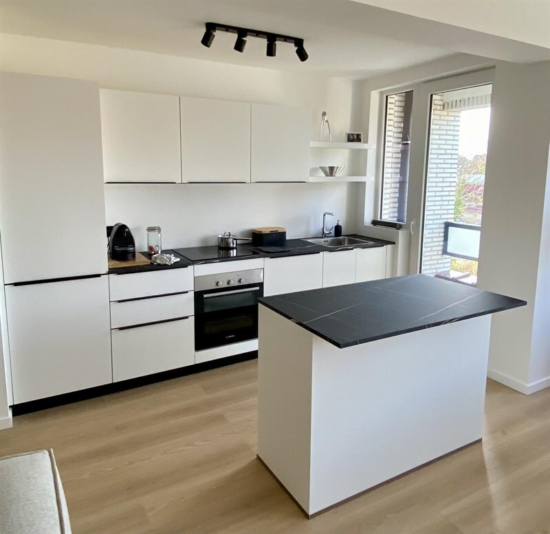 Cuisine ouverte noir et blanc à Bruxelles | Raison Home - 3