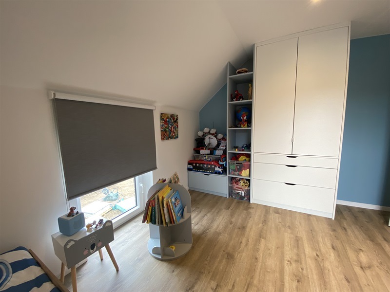Rangements blanc et bleu pour chambre d'enfant à Maulde | Raison Home - 1