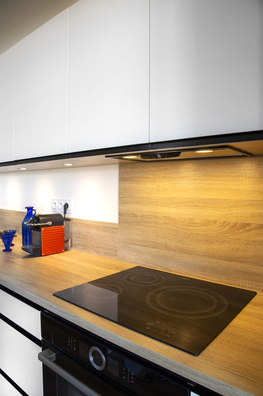 Cuisine ouverte contemporaine blanche 1