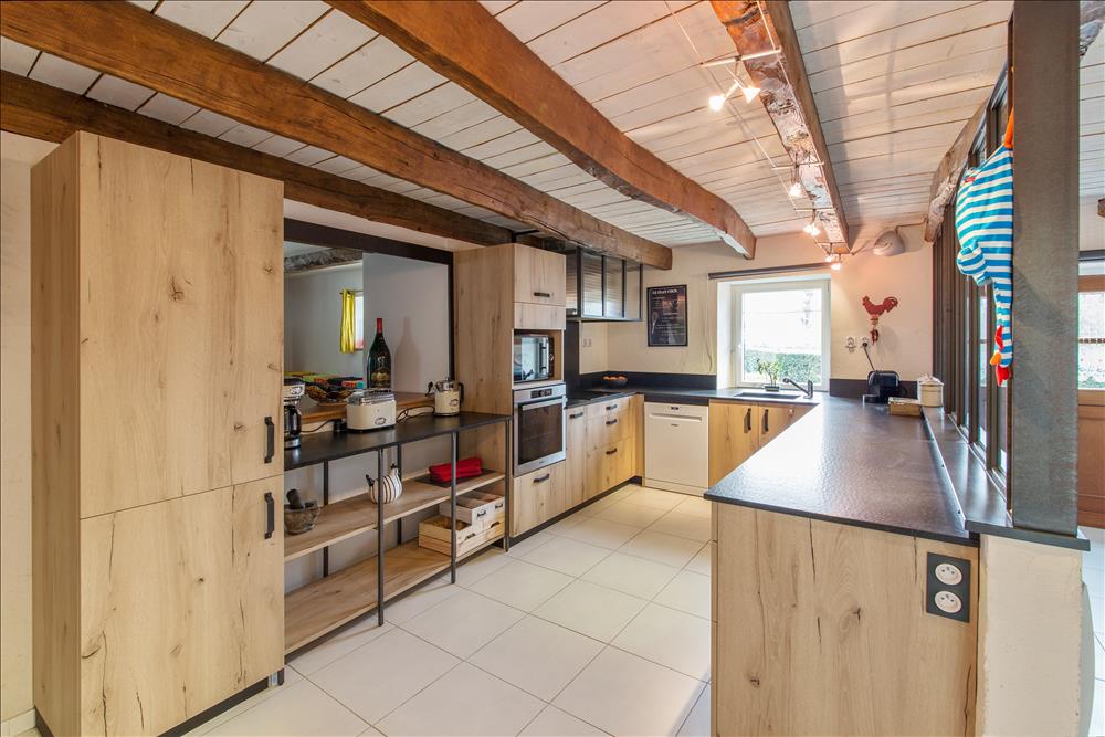 Cuisine ouverte contemporain en bois disposition en U 5