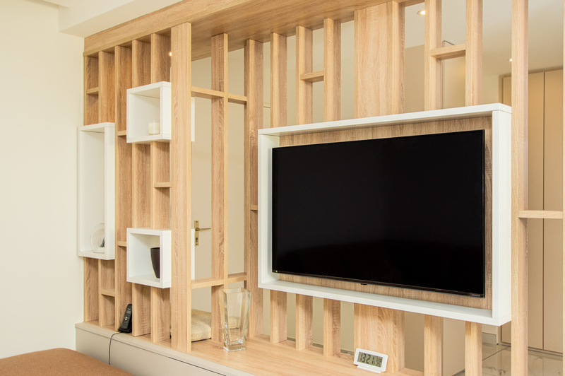 Meuble TV suspendu en bois 2