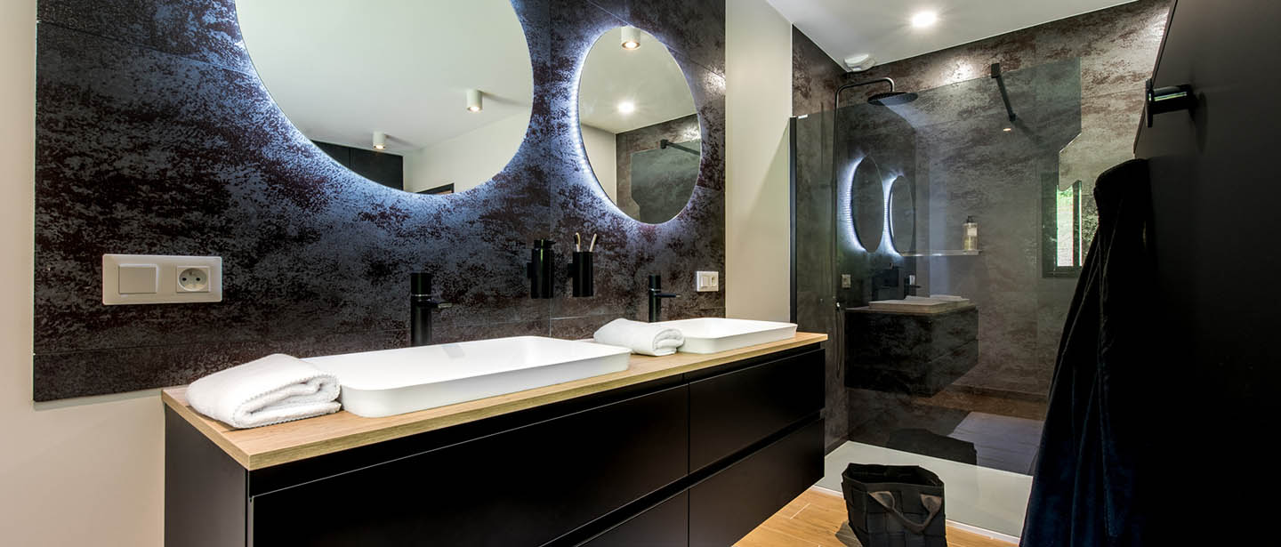 Salle de bain sur mesure : douches, baignoires, meubles | Raison Home