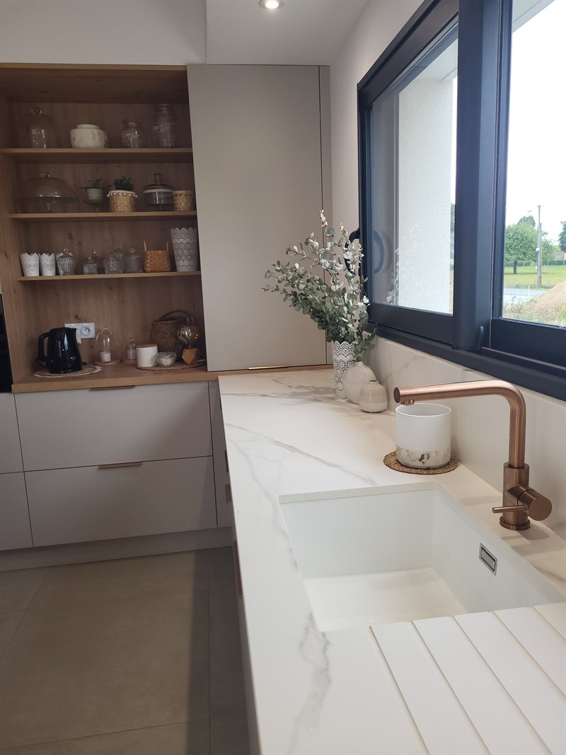 Cuisine de style moderne beige à Poligne | Raison Home - 2