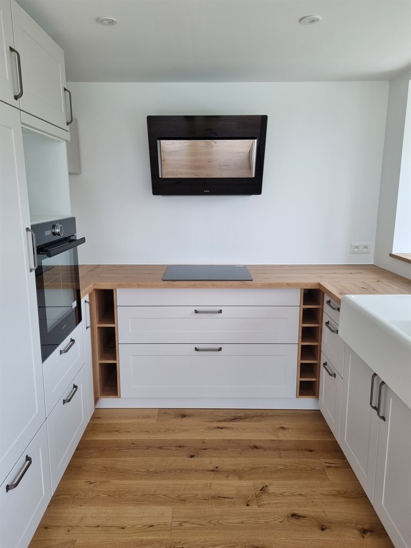 Cuisine cottage beige et bois à Langouet | Raison Home - 4