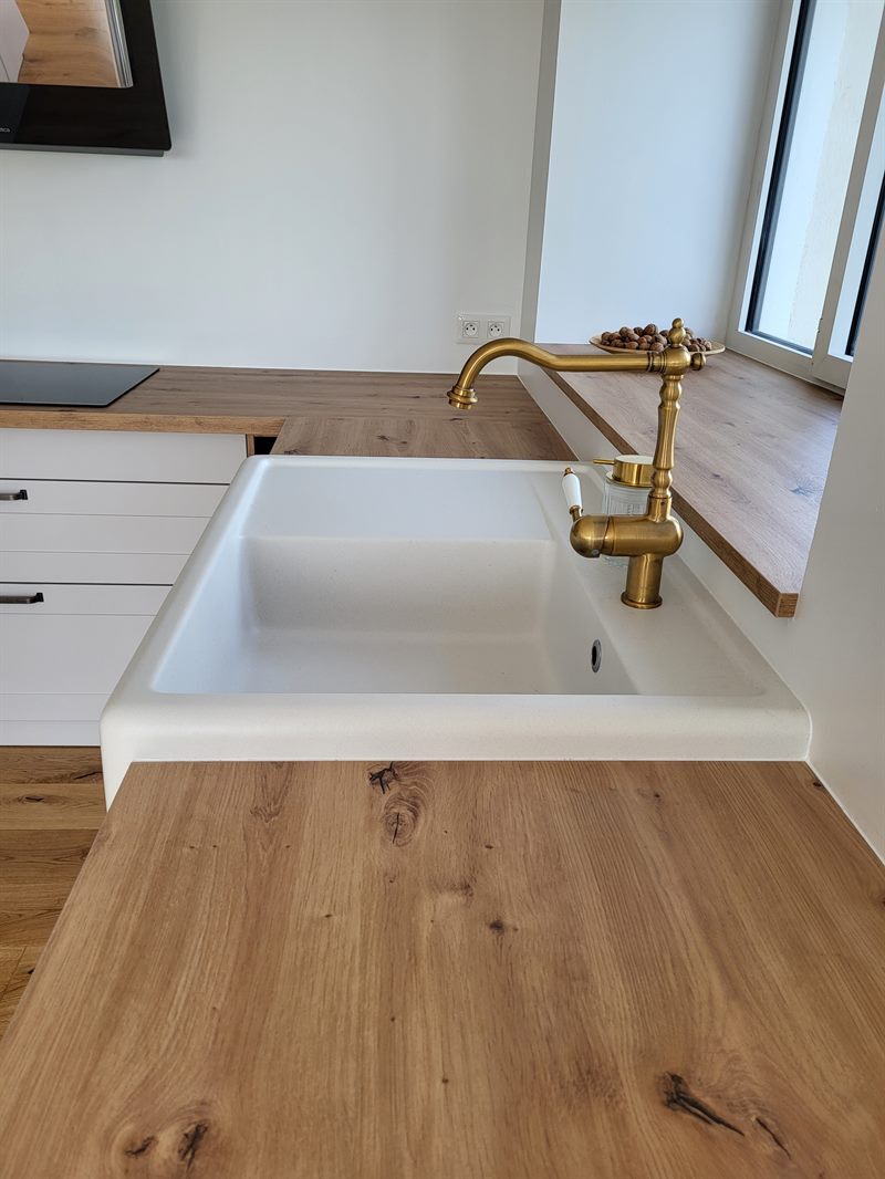 Cuisine cottage beige et bois à Langouet | Raison Home - 6
