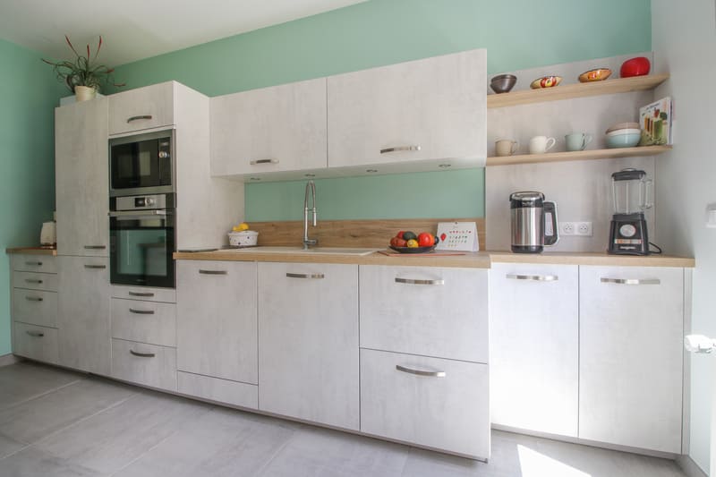 Cuisine blanche et turquoise à Blois | Raison Home - 2