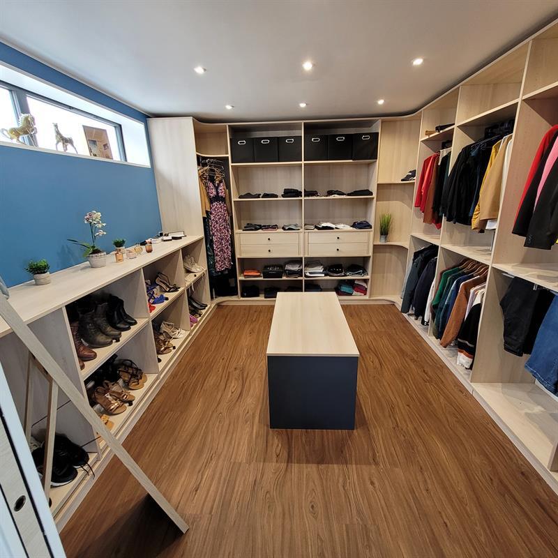 Pièce dressing avec un maximum de rangements à Pontchateau 1