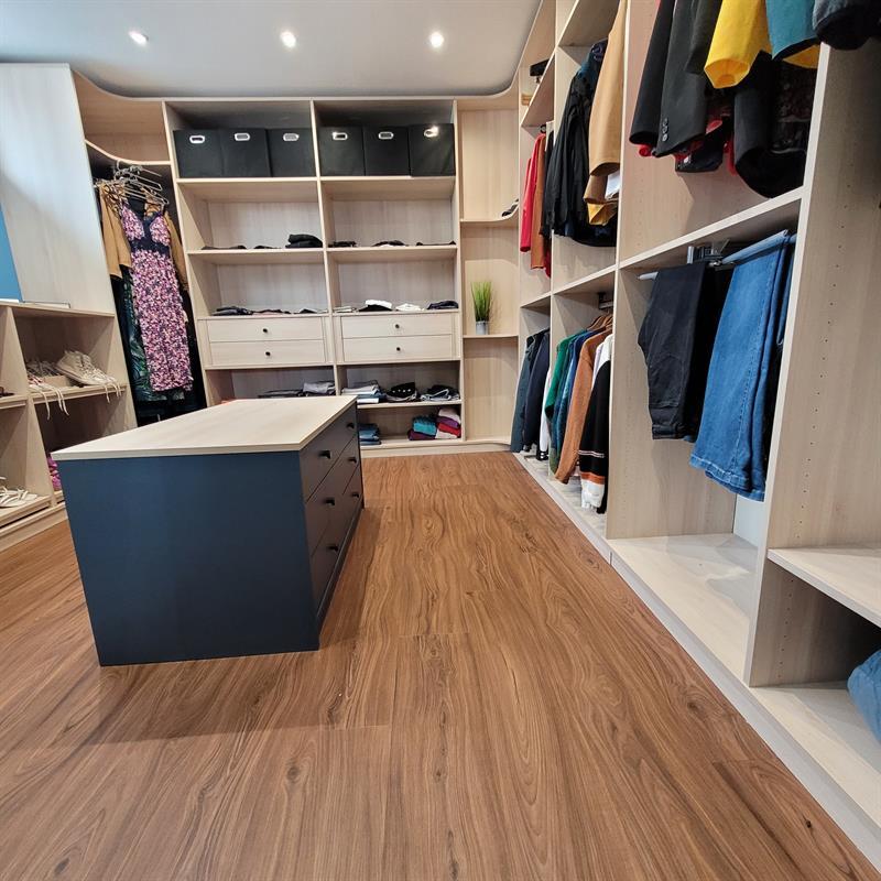 Pièce dressing avec un maximum de rangements à Pontchateau 2