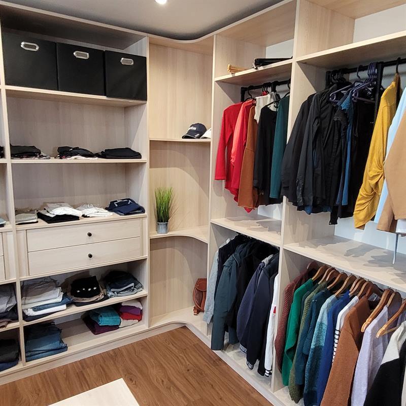 Pièce dressing avec un maximum de rangements à Pontchateau 3