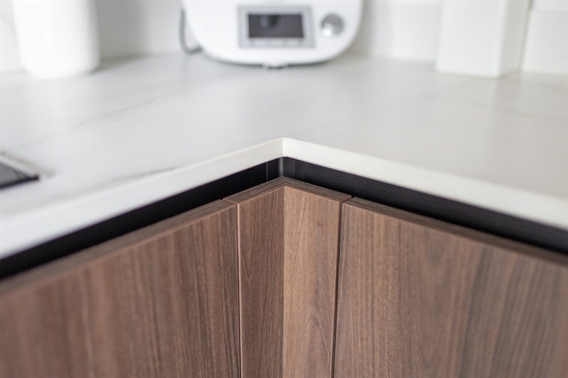 Cuisine fermée de style moderne bois à Villeurbanne 9