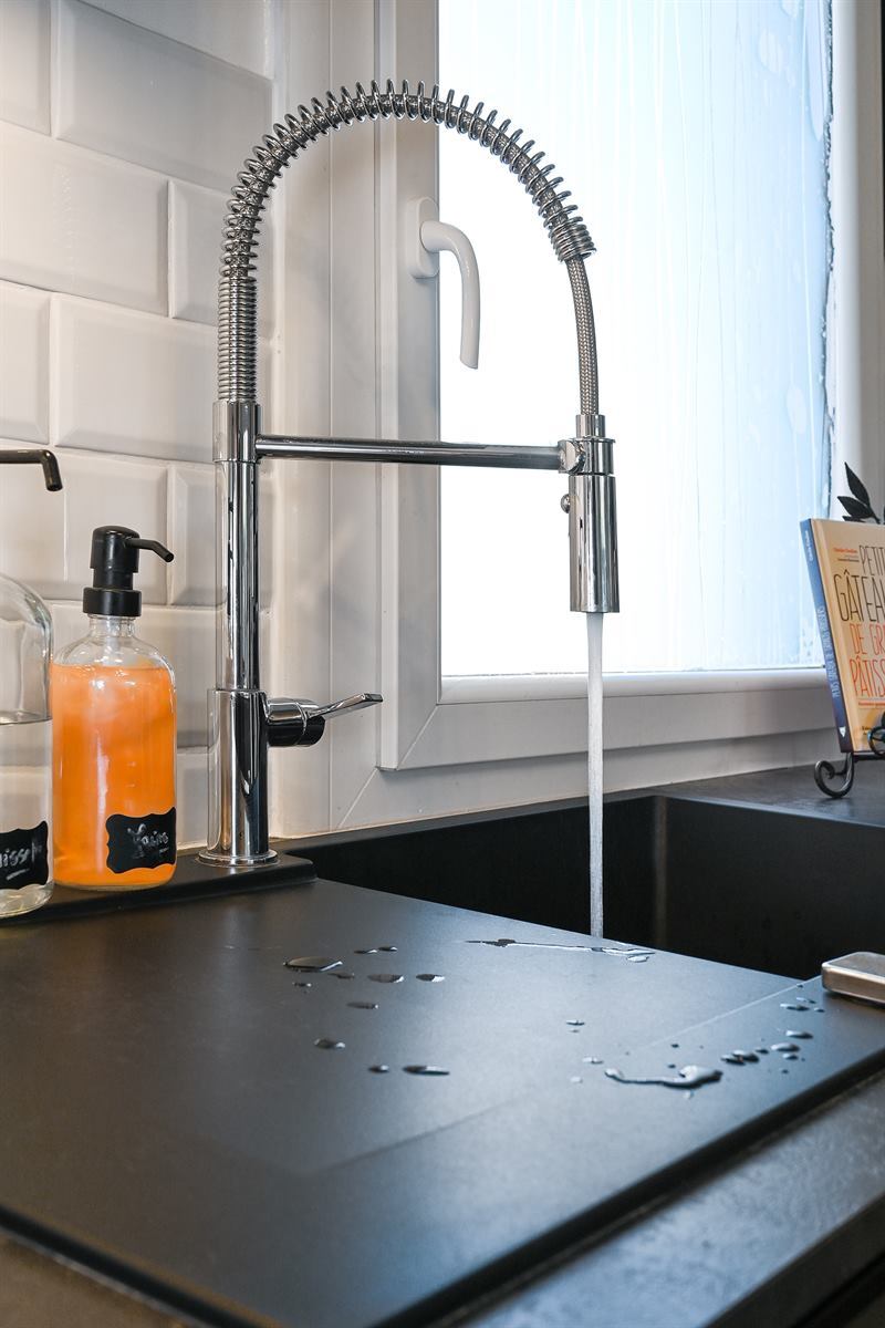 Cuisine moderne totalement grise à La Chapelle-la-Reine | Raison Home - 4