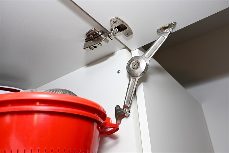 Cuisine fermée bois et blanc à Pontault Combault | Raison Home - 7