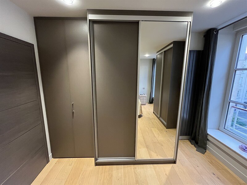 Grands placards sur-mesure beige et gris à Nancy 2