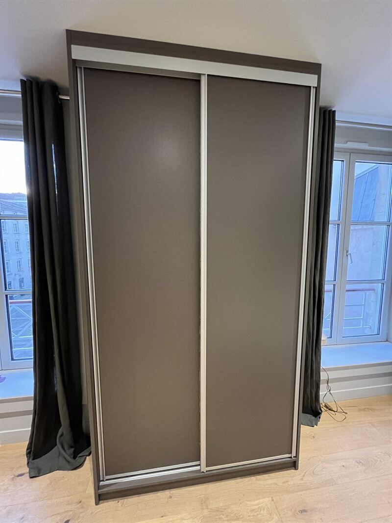 Grands placards sur-mesure beige et gris à Nancy 4