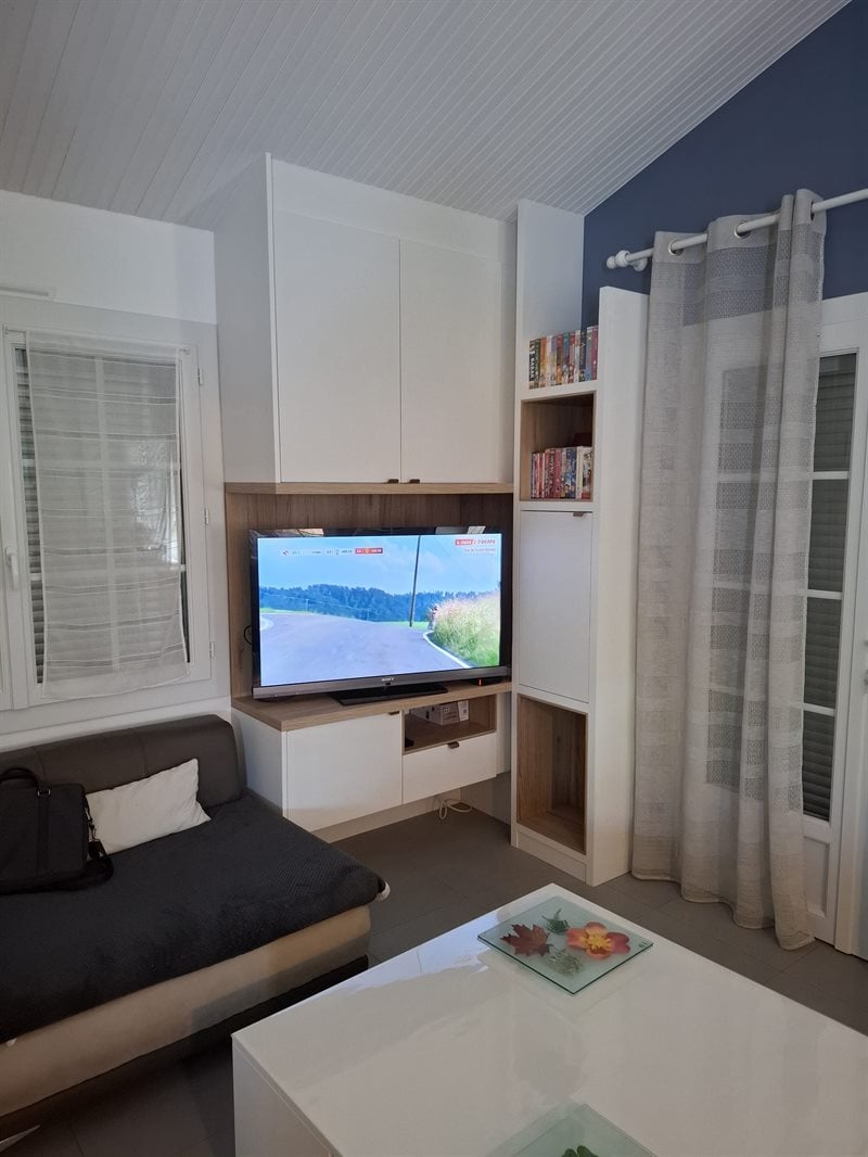 Rangements d'entrée sur-mesure bois et blanc à Chateau-d'Olonne 1