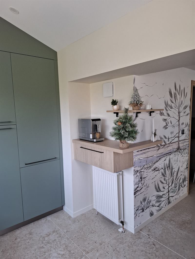 Cuisine nature bois et vert à Château d'Olonne | Raison Home - 5