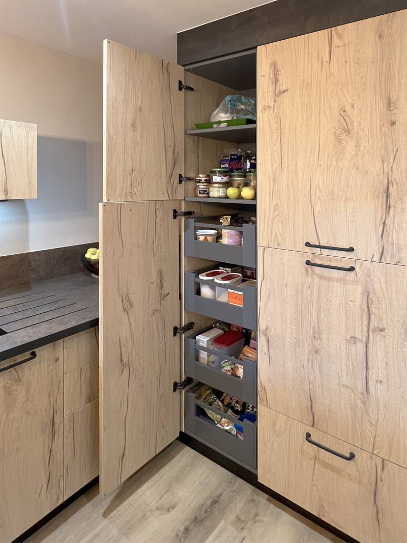 Cuisine industrielle bois et noir à Cirieres | Raison Home - 2