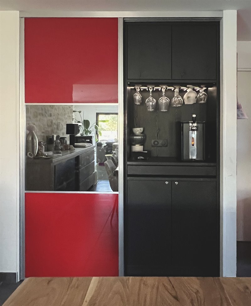 Placard avec partie bar intégrée à Saint-Sauveur-de-Givre-en-Mai | Raison Home - 2