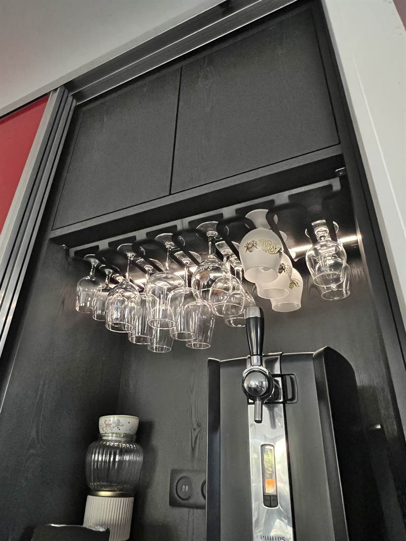 Placard avec partie bar intégrée à Saint-Sauveur-de-Givre-en-Mai | Raison Home - 5
