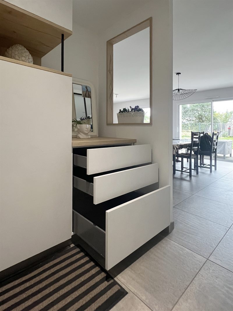 Rangements et placards d'entrée bois et blanc à Bressuire | Raison Home - 4