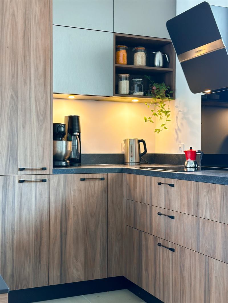 Cuisine ouverte de style moderne bois à Colombes | Raison Home - 5